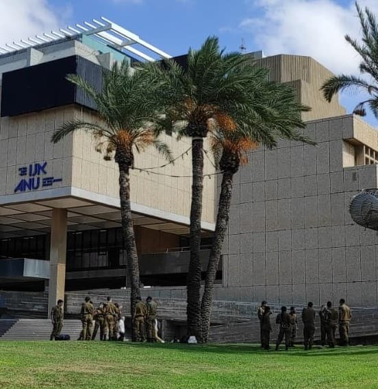 Alternative text missing