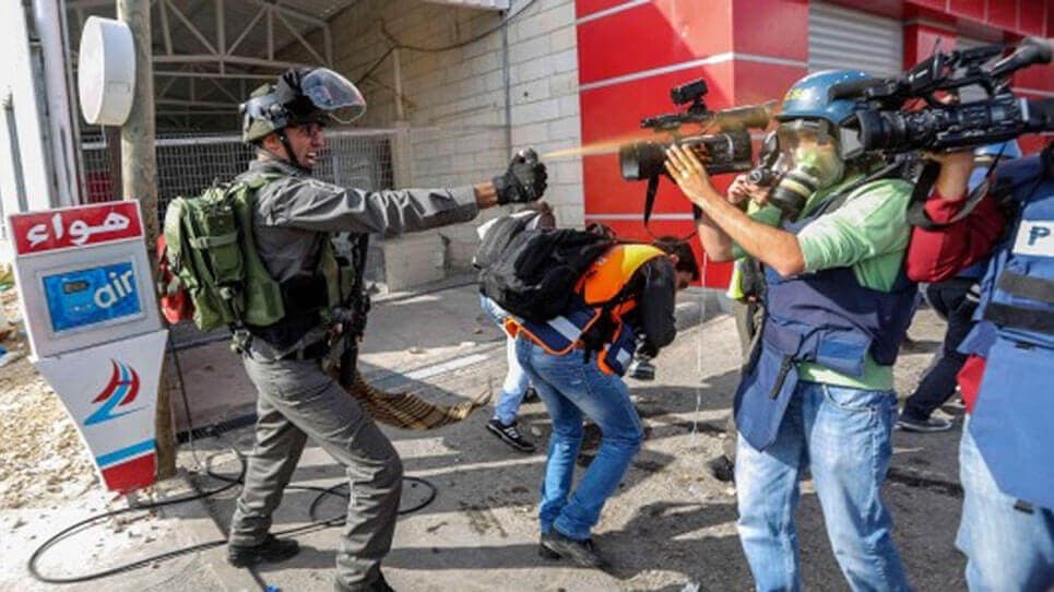 Alternative text missing