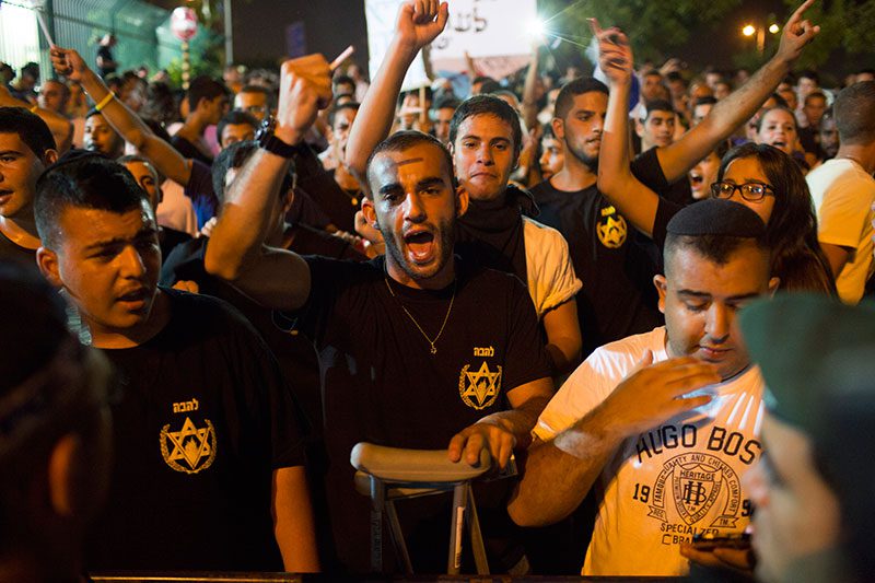 Rechtsnationalistischer Protest gegen eine jüdisch-arabische Hochzeit, Rishon Letzion, Israel, 17. August 2014