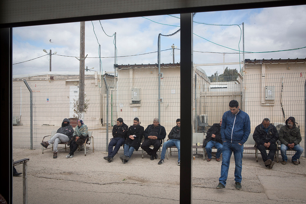 Ofer-Militärgefängnis und Gerichtshof in der Westbank, 2015. Foto: Activestills